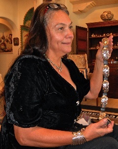 debbie_silversmith_and_belt_02