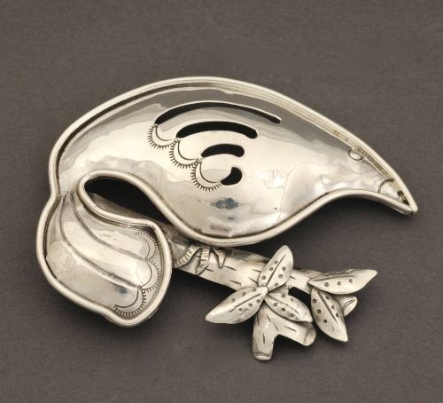 Tammy Nelson Bird Pin