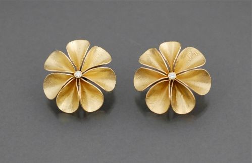 Maria Samora Earrings of Gold Flower